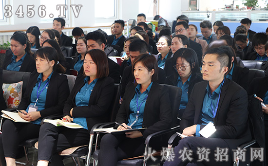 做知法懂法用法的廣告從業(yè)者——火爆網(wǎng)組織認真學(xué)習(xí)《廣告法》 做知法懂法用法的廣告從業(yè)者——火爆網(wǎng)組織認真學(xué)習(xí)《廣告法》