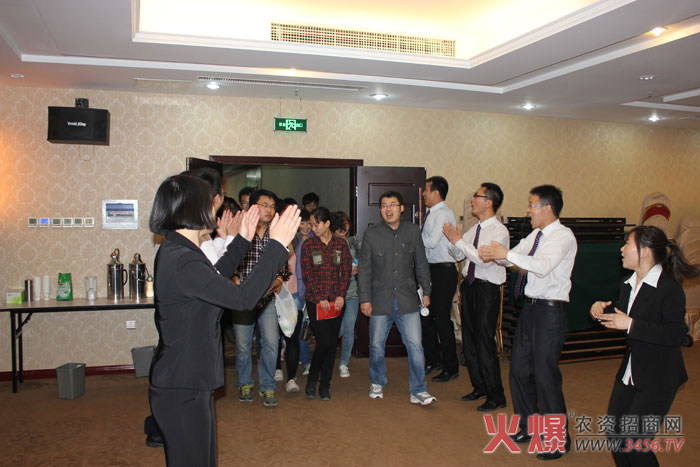 學(xué)員進(jìn)場(chǎng)